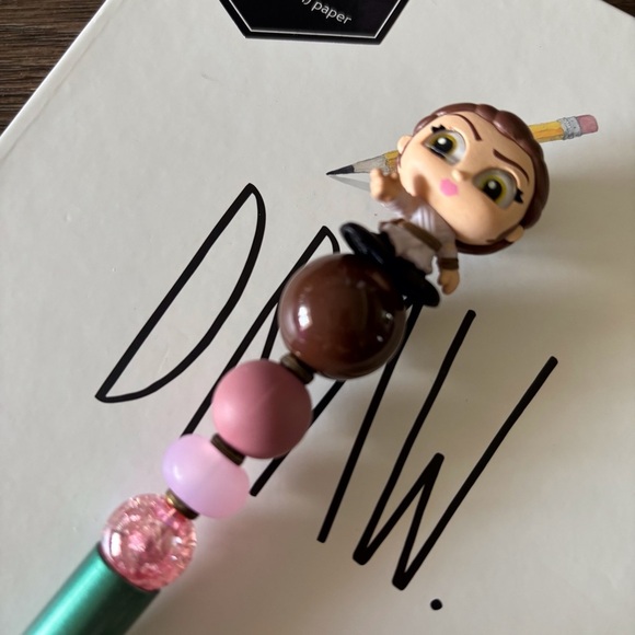 Disney Doorables: Star Wars: Rey handmade beaded pen - Picture 1 of 3